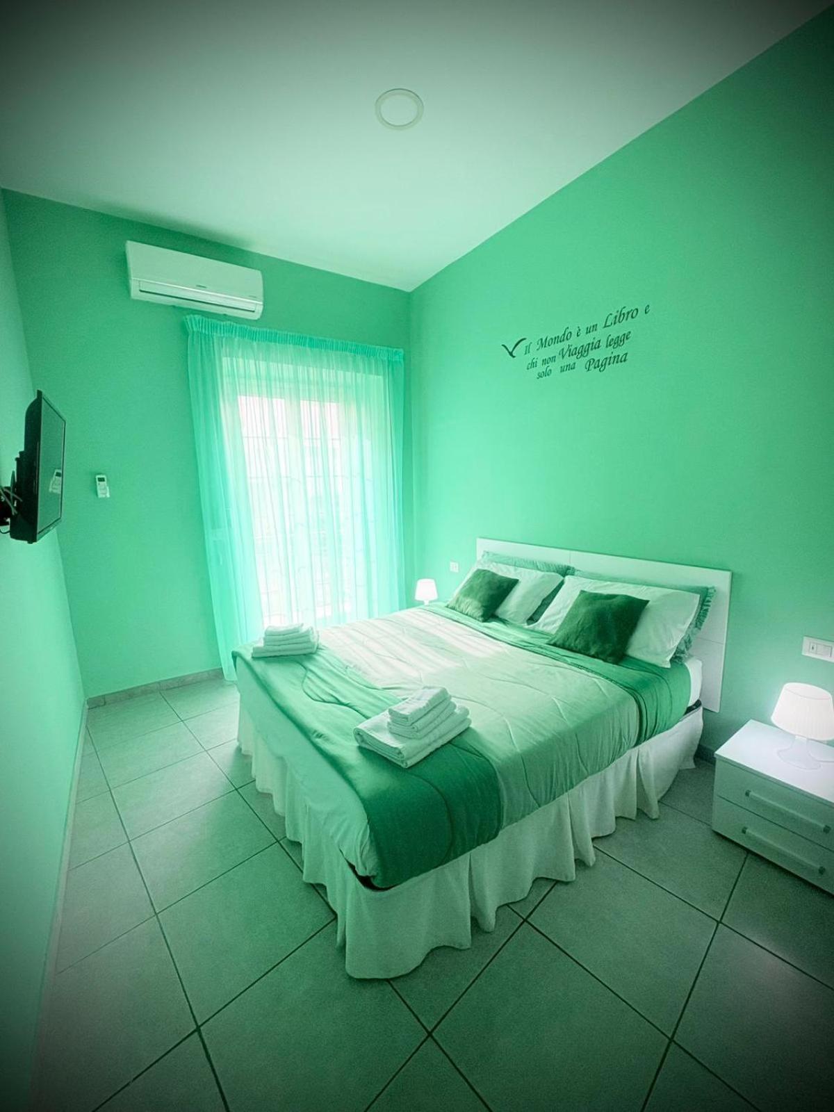 Rianna House 2* Naples