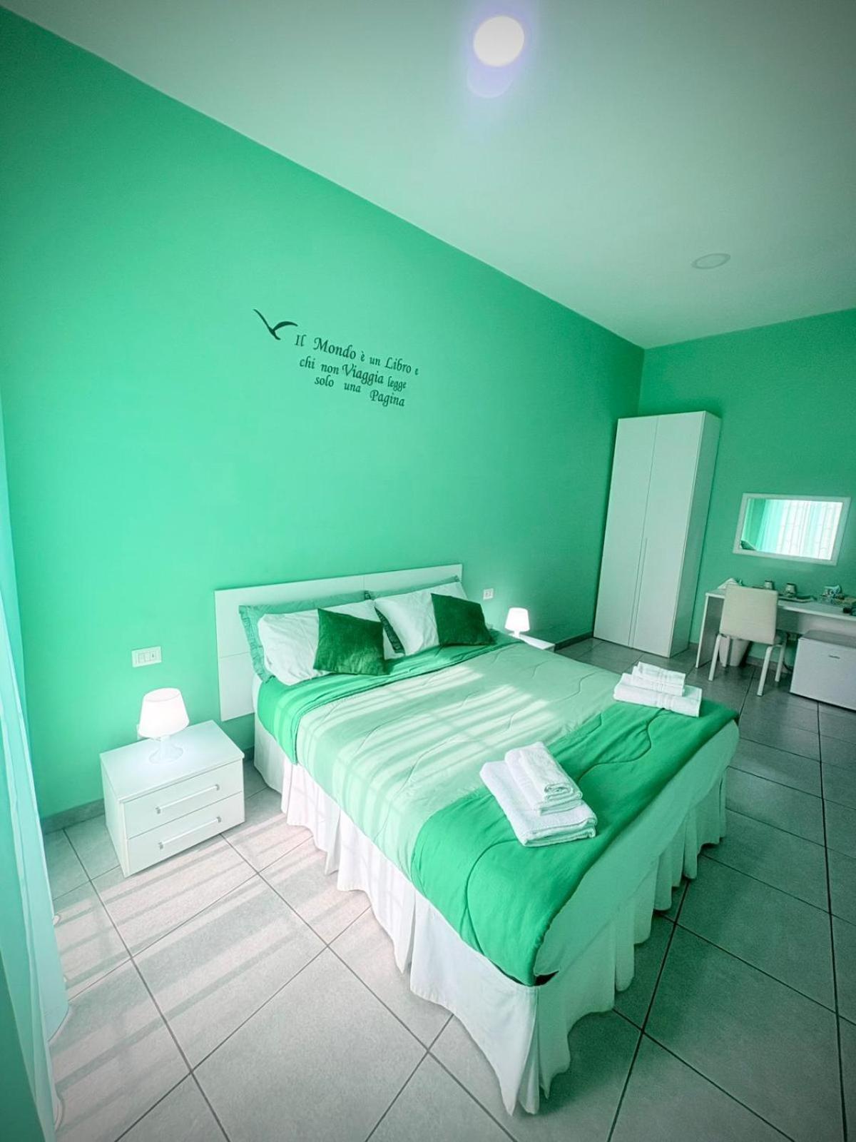 Rianna House Naples